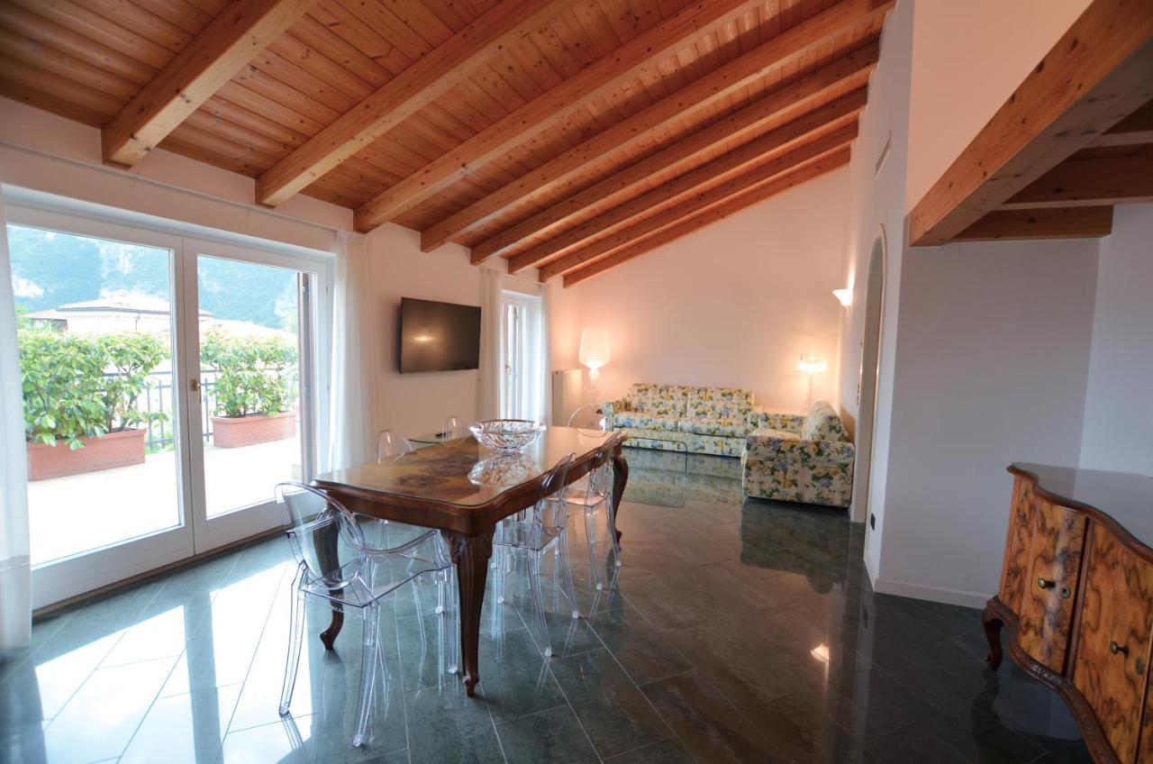 Attic Suite Palme ريفا ديل غاردا المظهر الخارجي الصورة